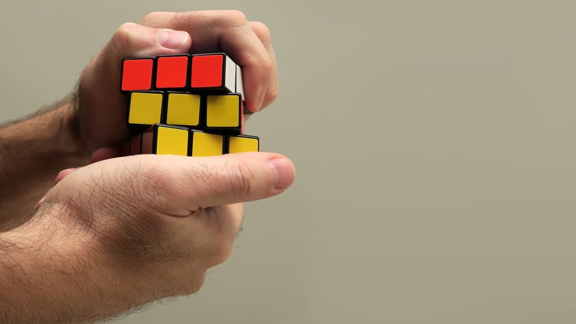 Speed Cubing – How to Speed Cube in Four Steps